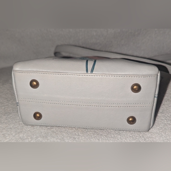 Anuschka zip around travel organizer crossbody bag. - Picture 7 of 14